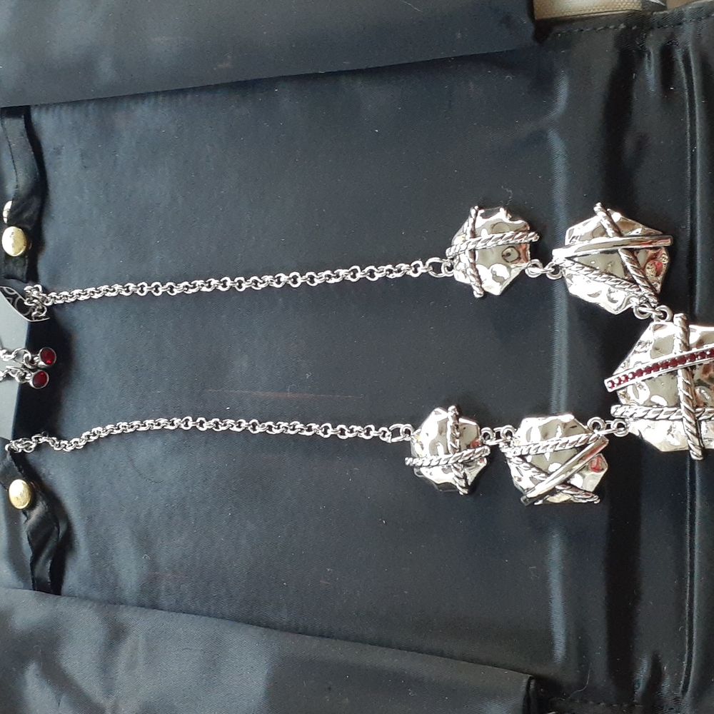 Keep Guard-Red Necklace Set